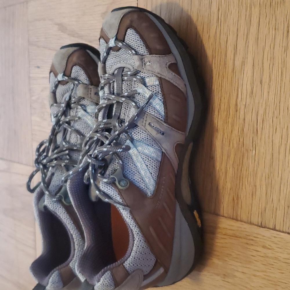 Merrell hiking shoes, size 8